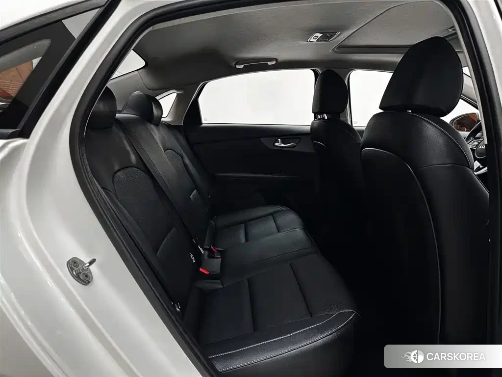 Kia K3 id 4547981 из Китая 16