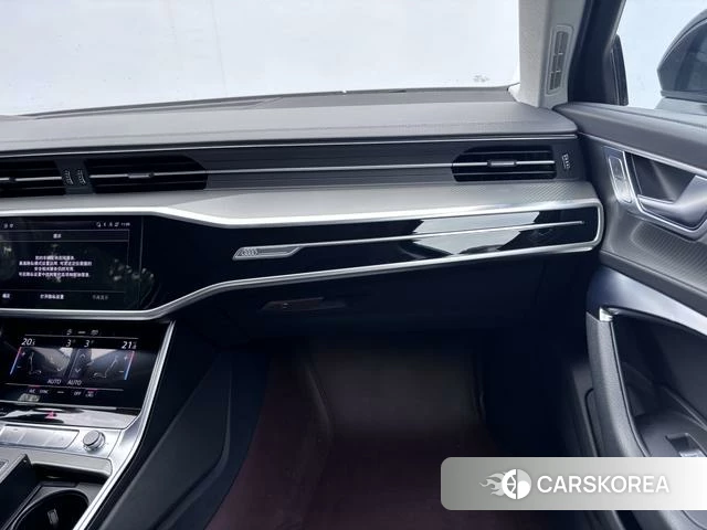 Audi A6L id 4273382 из Китая 15