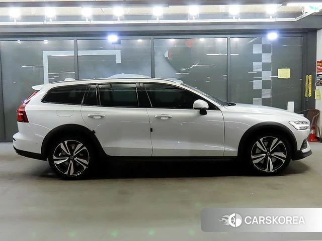 Volvo V60 Cross-Country 2nd Generation id 3916962 из Кореи 13