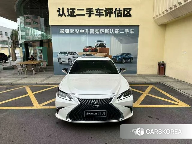 Lexus ES id 4353824 из Китая 19