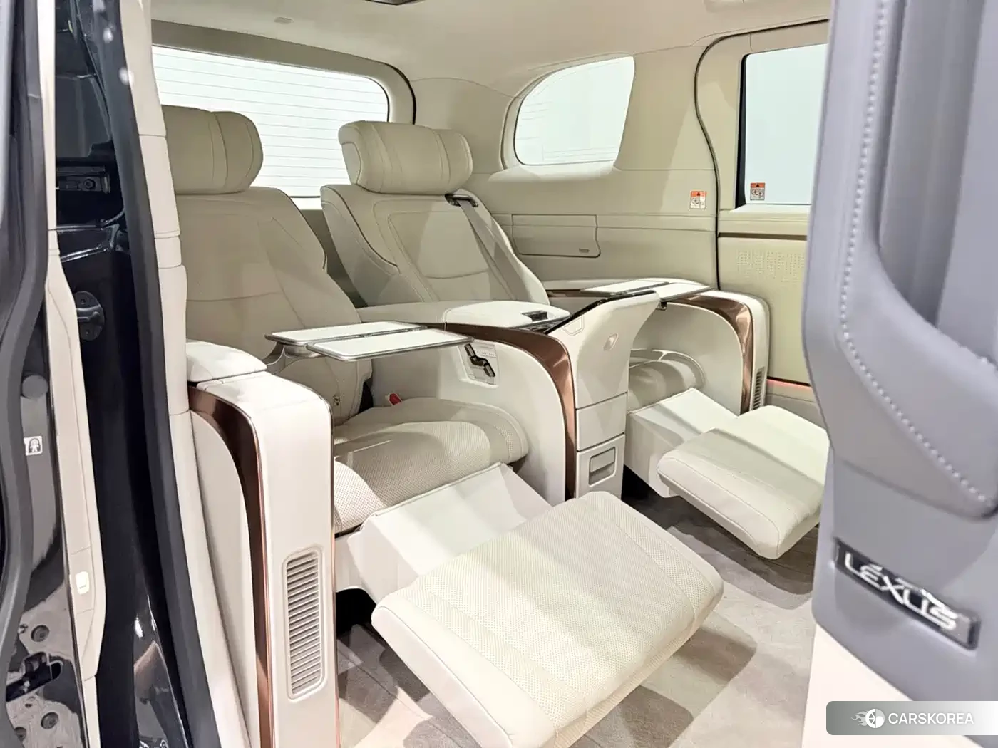 Lexus LM 2026 Черный из Китая, фото 6