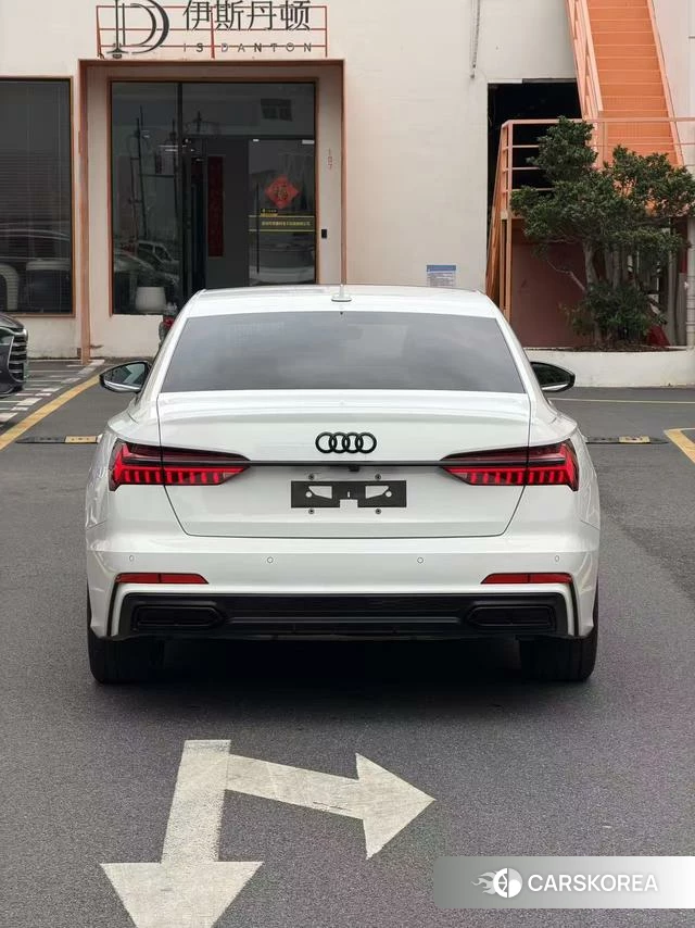 Audi A6L 2021 Белый из Китая, фото 3