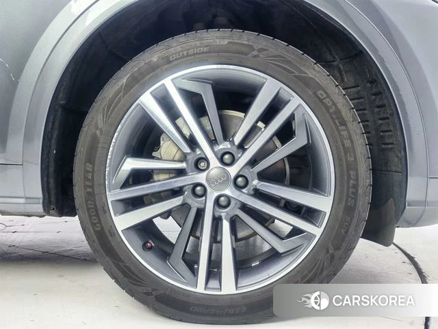 Audi Q5L id 4263987 из Китая 20