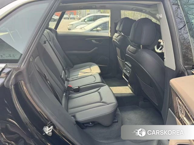 Audi Q8 2025 Черный из Китая, фото 3