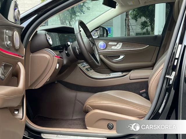 Mercedes-Benz E-class id 3907858 из Китая 15