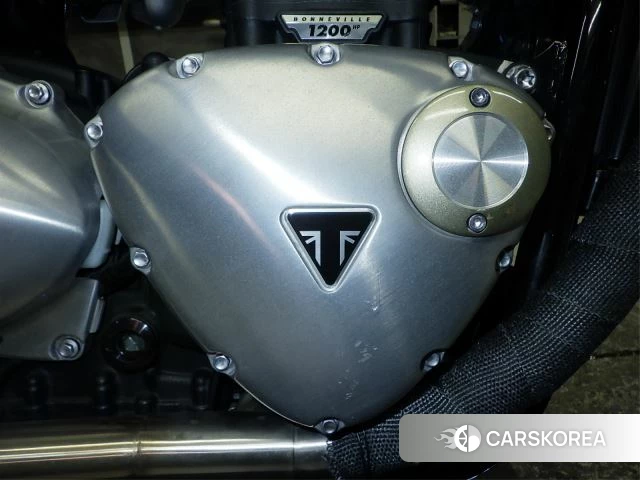 Engine photo