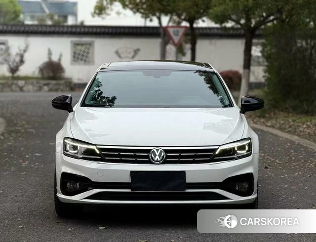 Volkswagen Lingdu 2021 Белый из Китая, фото 3
