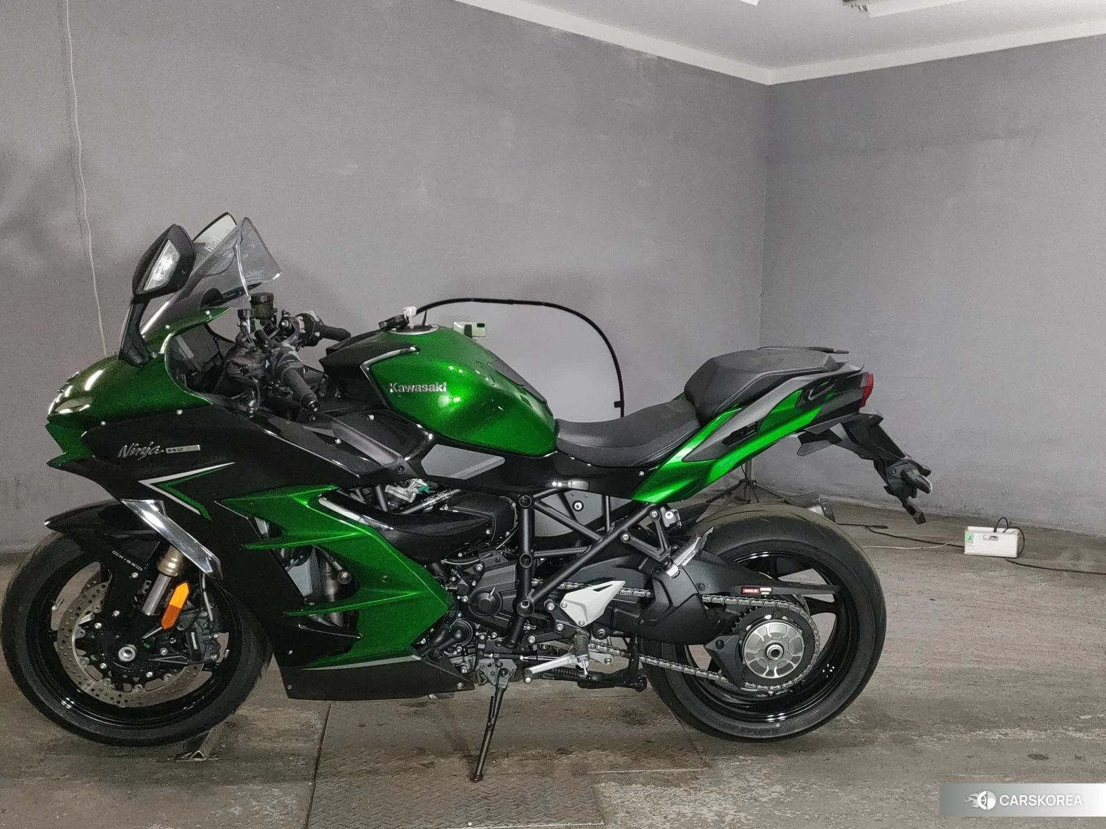 Проданный Kawasaki NINJA H2 SX 2023 из Японии