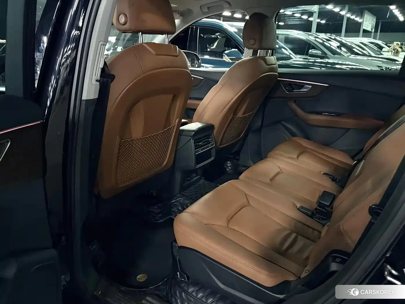 Audi Q7 2021 Черный из Китая, фото 3