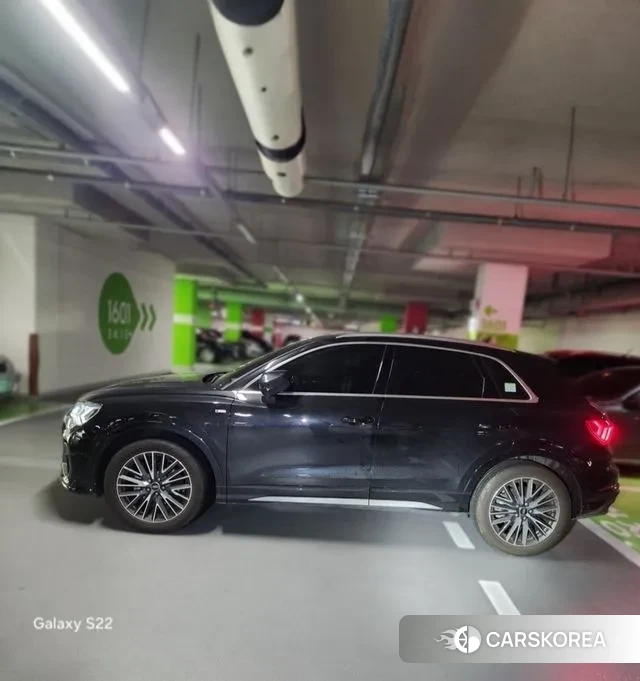 Audi Q3 (F3) 2022 Черный из Кореи, фото 3