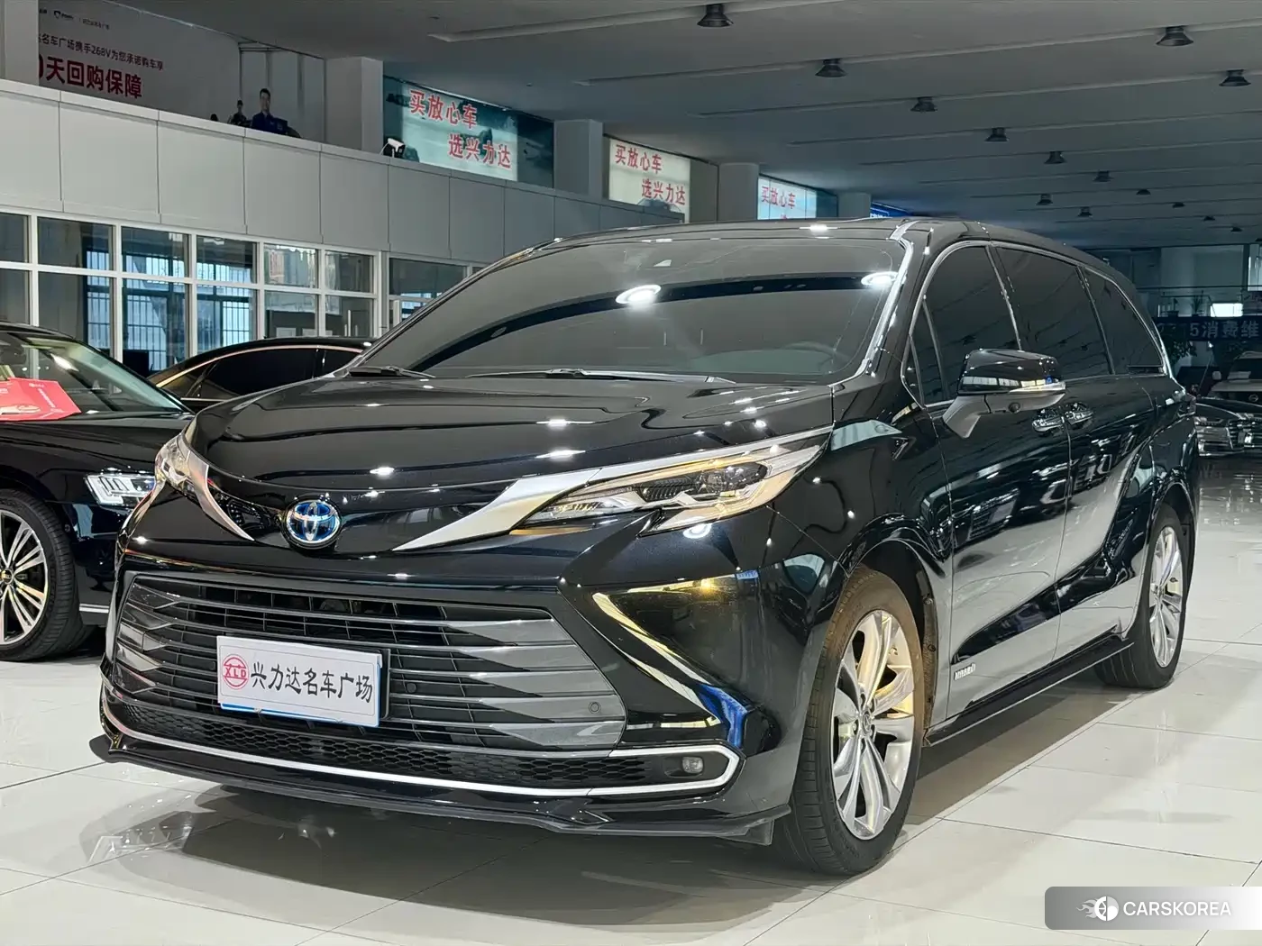 Toyota Sienna 2023 Черный из Китая, фото 3