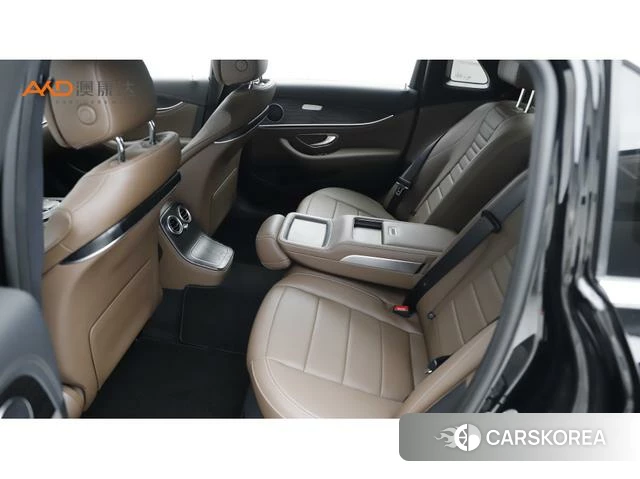 Mercedes-Benz E-class 2023 Черный из Китая, фото 3