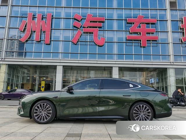 Geely Galaxy Galaxy Sparkle 8 PHEV id 4182489 из Китая 7