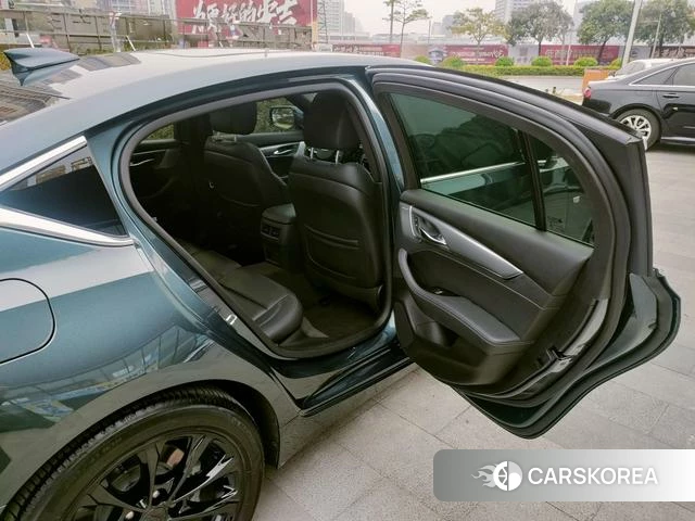 Cadillac CT5 id 3857937 из Китая 23