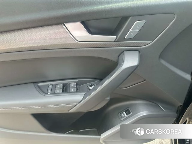 Audi Q5L id 4291562 из Китая 15