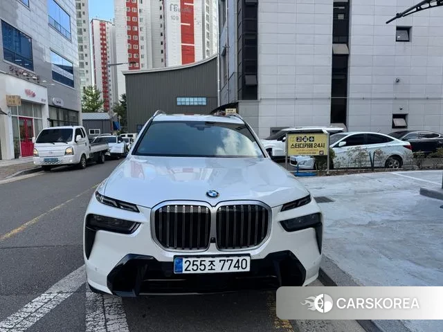 BMW X7 (G07) 2024 Белый из Кореи, фото 3