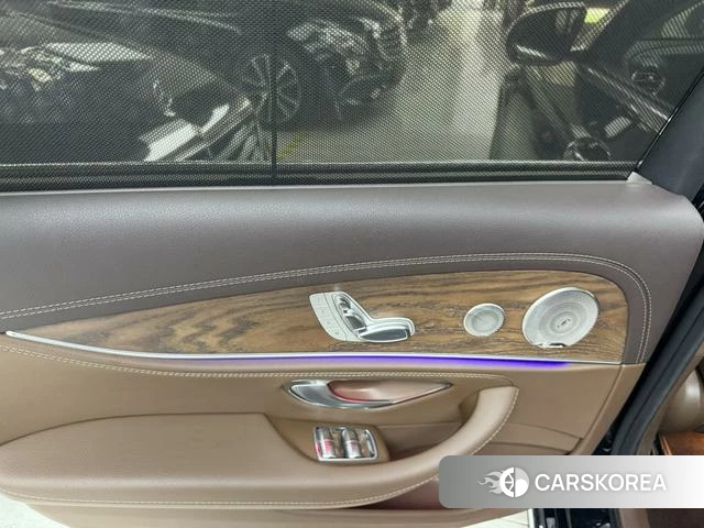 Mercedes-Benz E-class 2023 Черный из Китая, фото 5