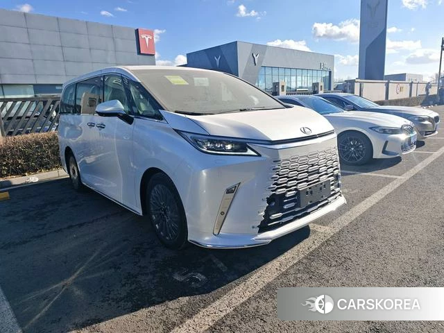 Lexus LM 2023 Белый из Китая, фото 3