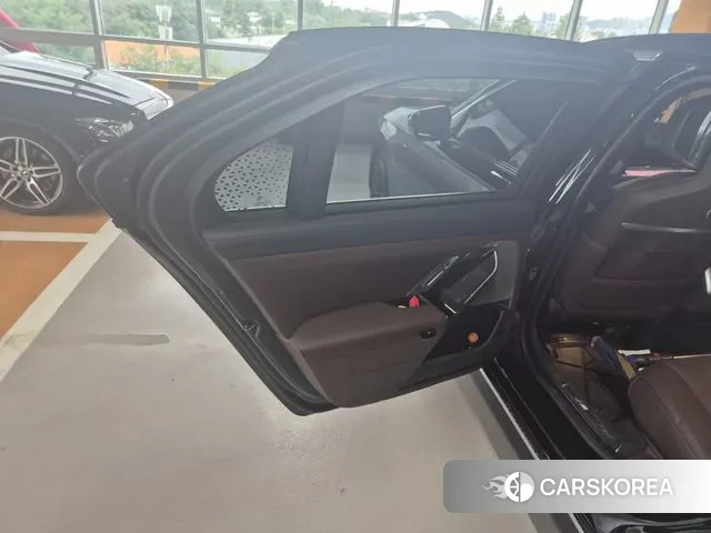 BMW 7 Series (G70) id 3036755 из Кореи 9