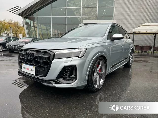 Audi SQ7 2024 Серебристо-серый из Китая, фото 3