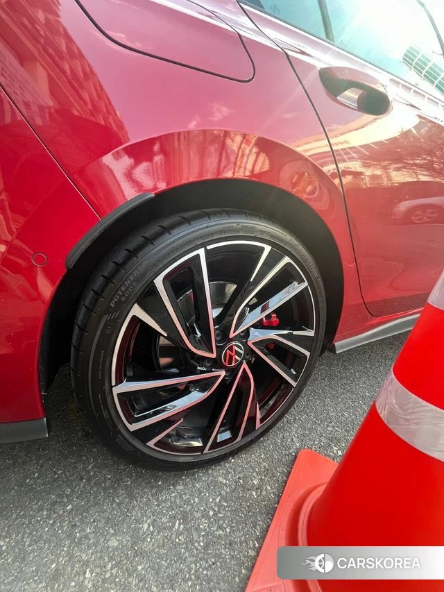 Volkswagen Golf 8th Generation 2024 Красный из Кореи, фото 3
