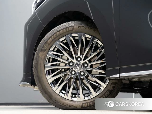 Lexus LM id 3939360 из Китая 13