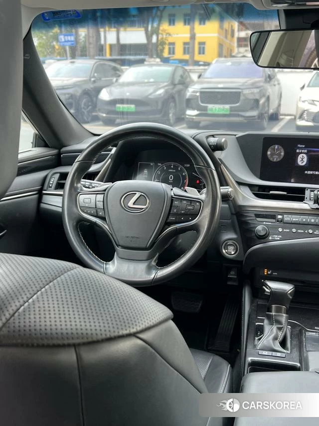 Lexus ES 2018 Шампань из Китая, фото 3