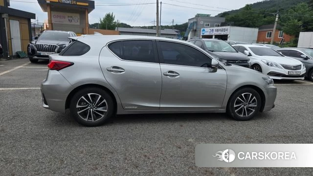 Lexus CT200h id 4746290 из Кореи 11