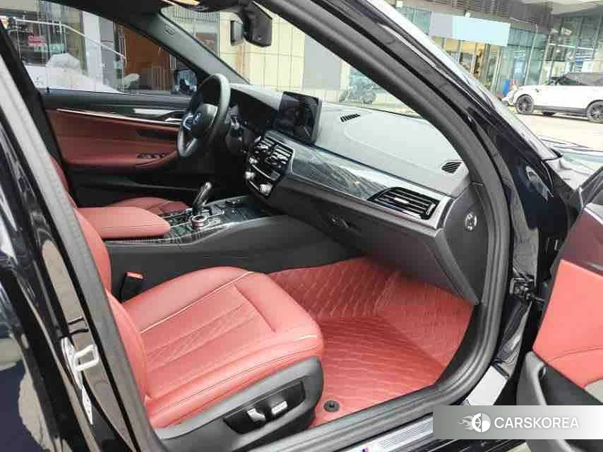 BMW 5 series PHEV 2021 Черный из Китая, фото 3