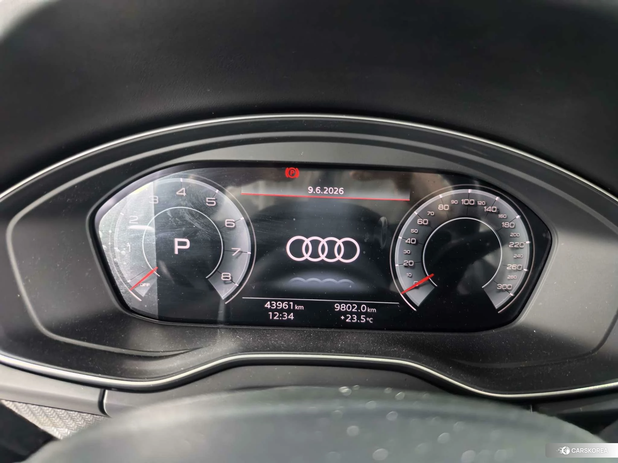 Audi Q5L id 4452614 из Китая 13