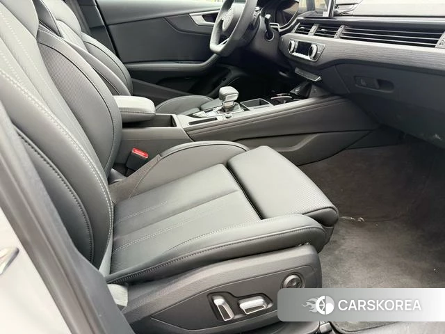 Audi A4L 2025 Белый из Китая, фото 3