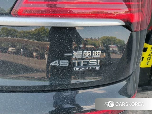 Audi Q5L 2021 Черный из Китая, фото 3