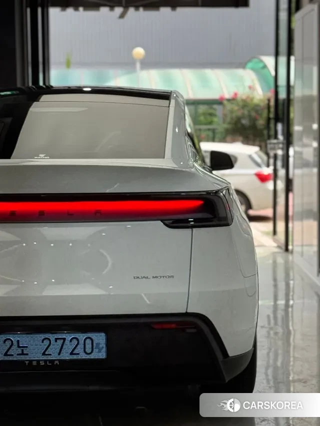 Tesla Model Y 2025 Белый из Кореи, фото 5