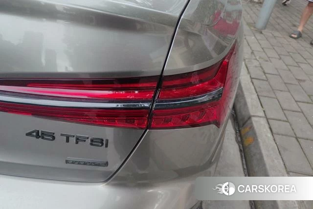 Audi A6L id 4335187 из Китая 10