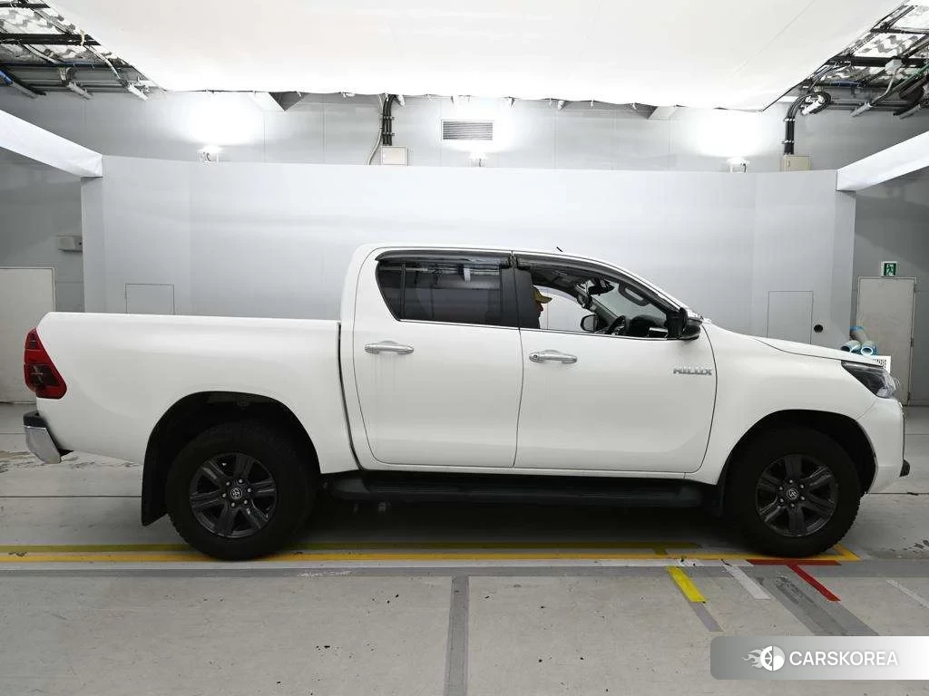 Toyota Hilux 2022 из Японии, фото 3
