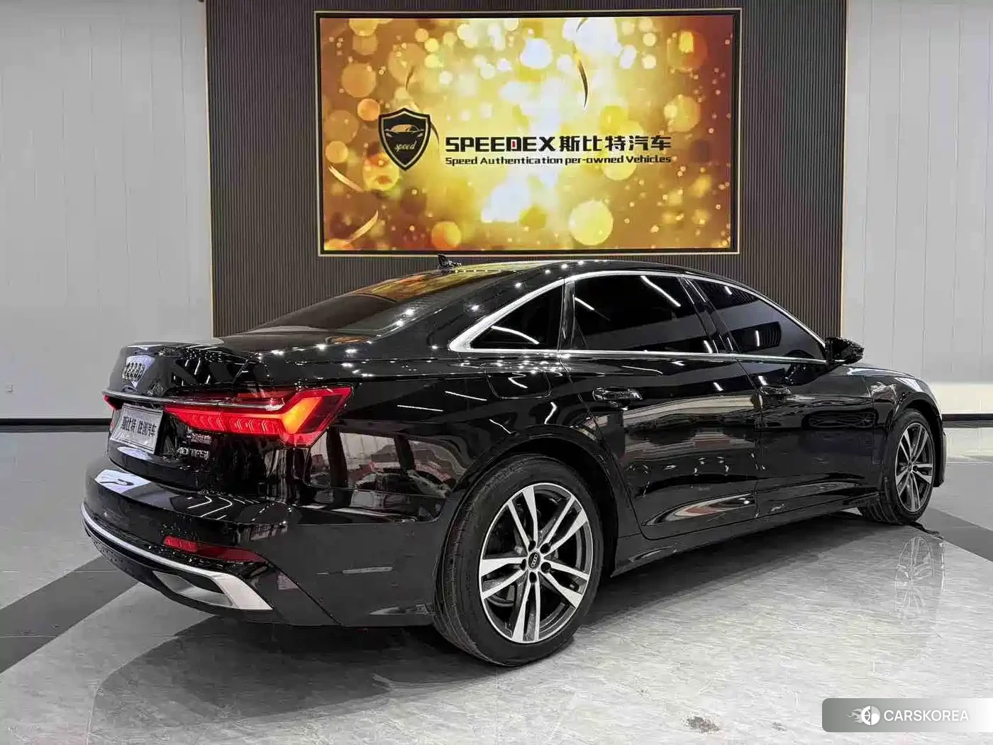 Audi A6L id 4654485 из Китая 15