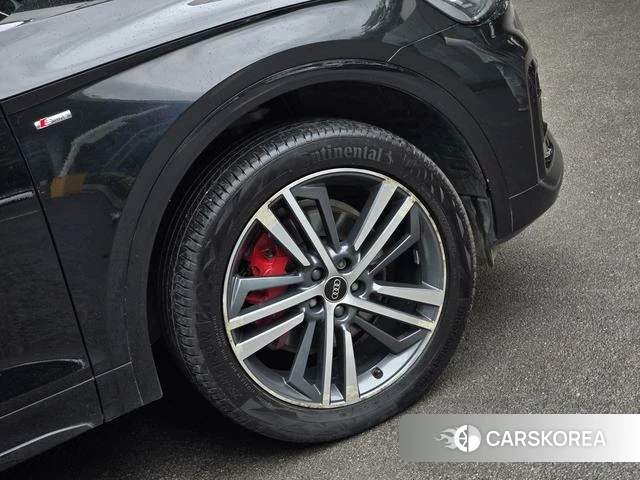 Audi Q5L id 4272545 из Китая 15