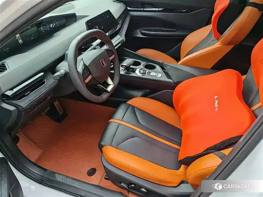 Chang'an Changan UNI-V 2024 Белый из Китая, фото 3