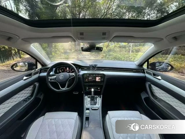 Volkswagen Magotan 2023 Черный из Китая, фото 3