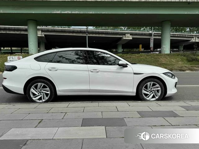 Volkswagen Lingdu 2023 Белый из Китая, фото 4
