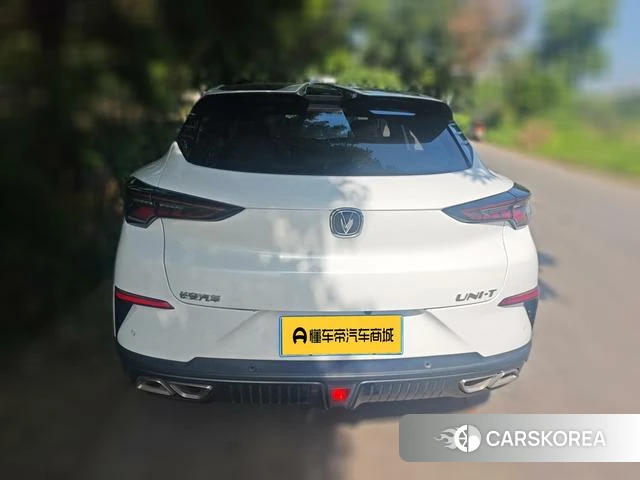 Chang'an UNI-T 2022 Белый из Китая, фото 3