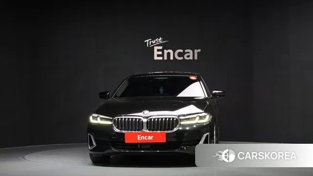 BMW 5 Series (G30) id 3394630 из Кореи 13