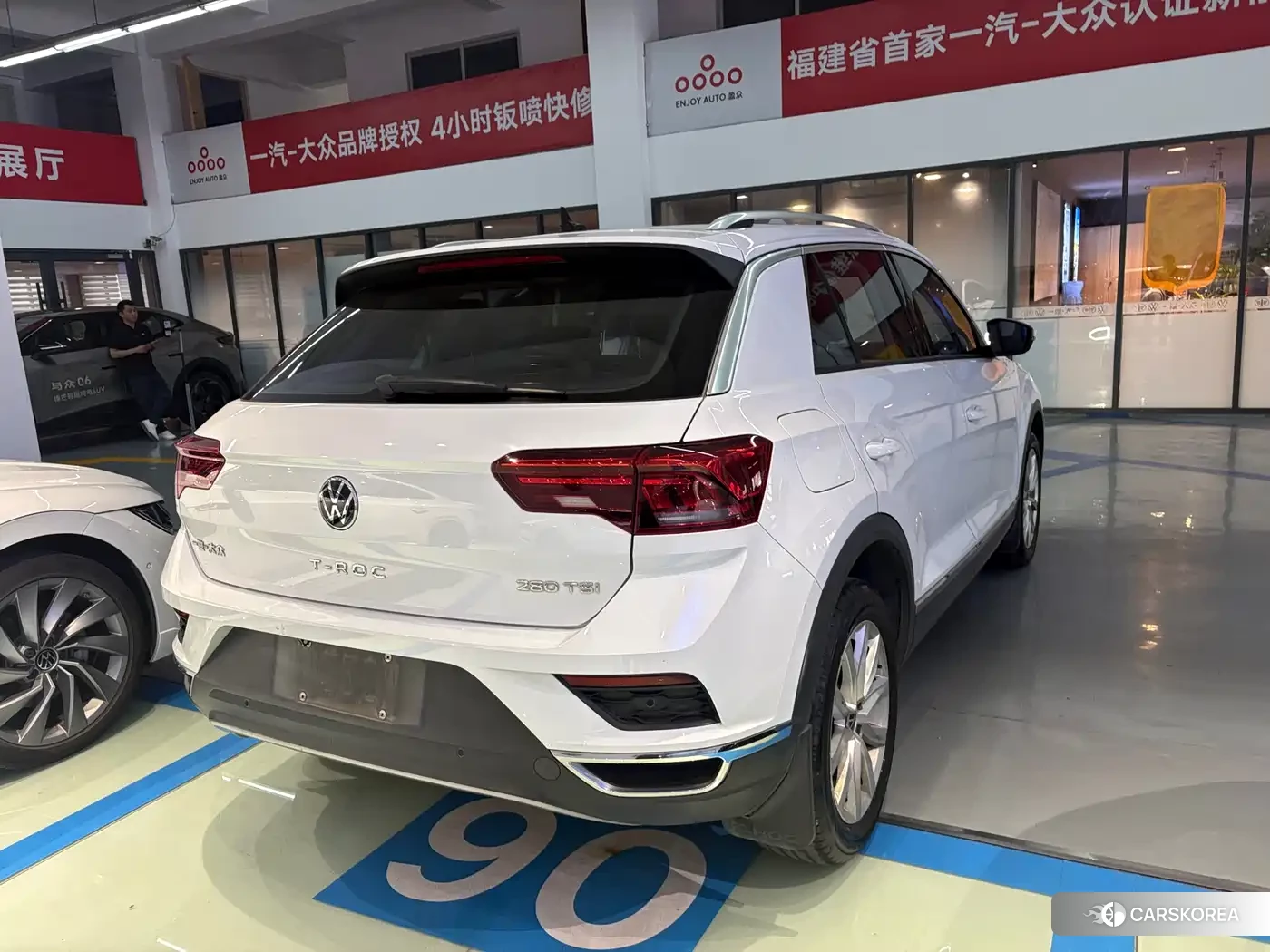 Volkswagen T-Roc 2023 Белый из Китая, фото 3