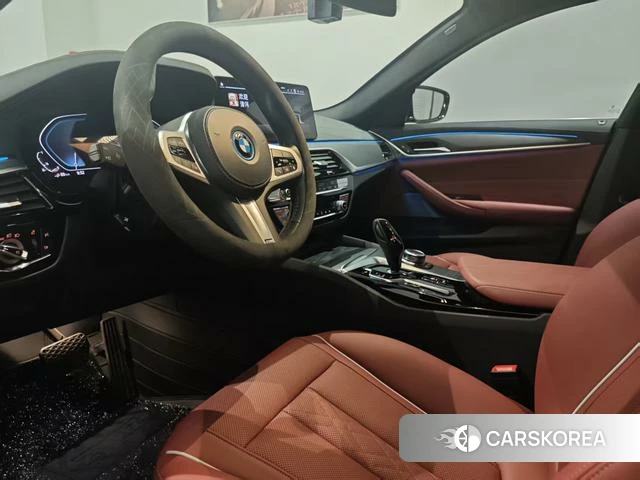 BMW 5 series PHEV 2022 Черный из Китая, фото 5