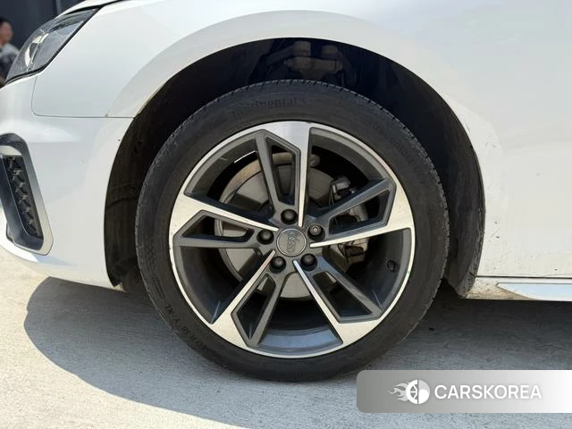 Audi A4L 2021 Белый из Китая, фото 3