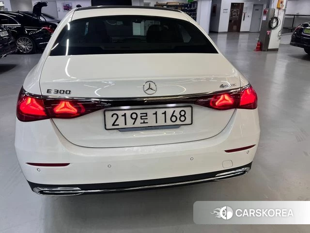 Mercedes-Benz E-Class W214 2025 Белый из Кореи, фото 3