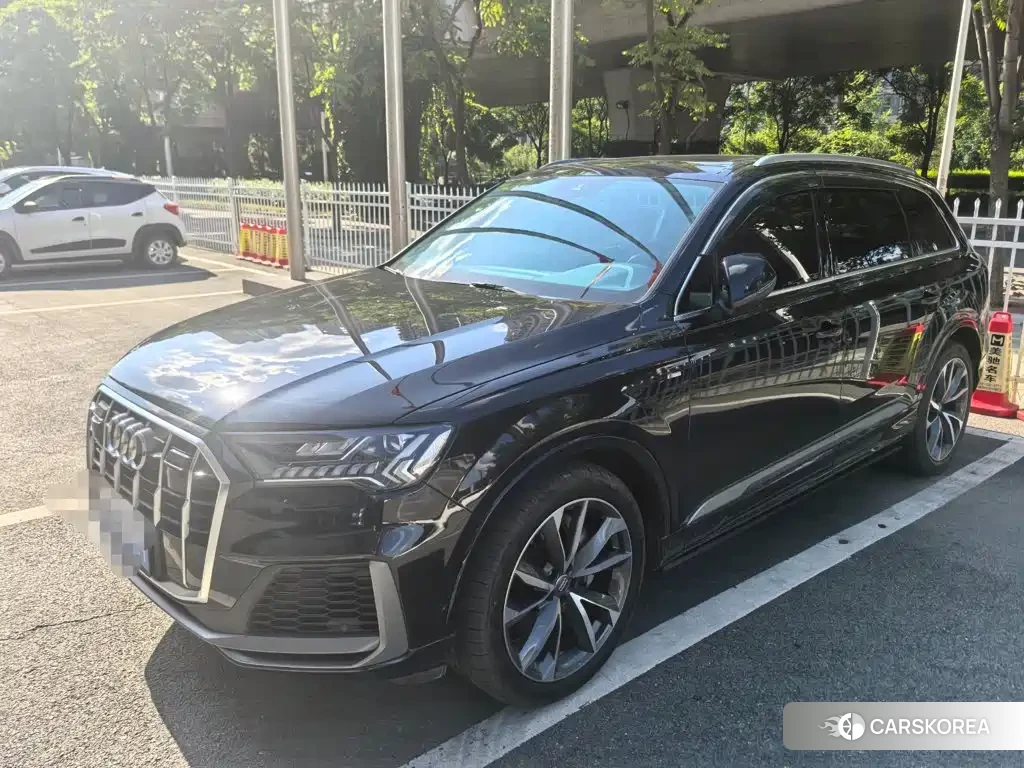 Audi Q7 2020 Черный из Китая, фото 3