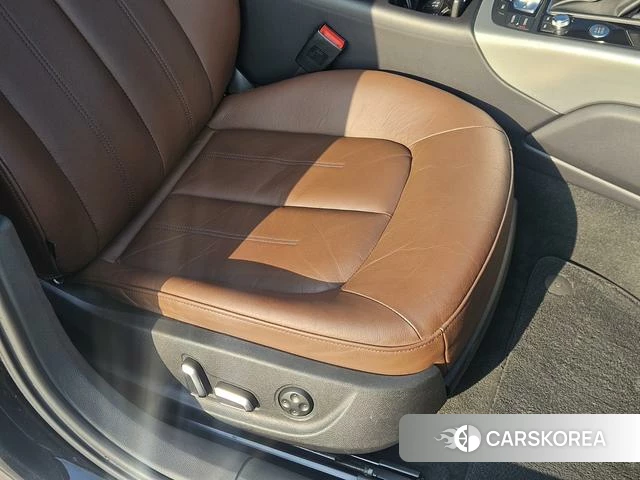 Audi A6L id 4212437 из Китая 11