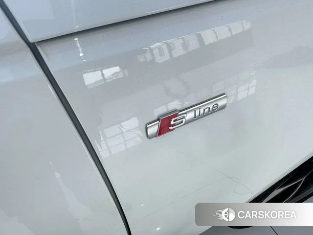 Audi A4L id 4219234 из Китая 13