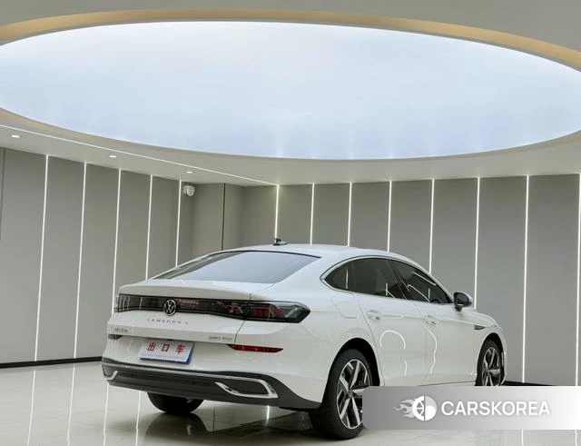 Volkswagen Lingdu 2023 Белый из Китая, фото 3